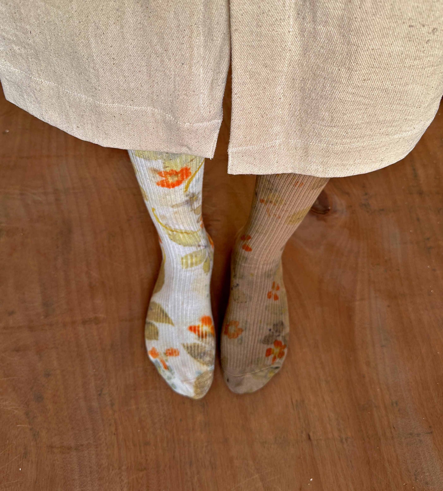flower dyed socks - 2 pairs