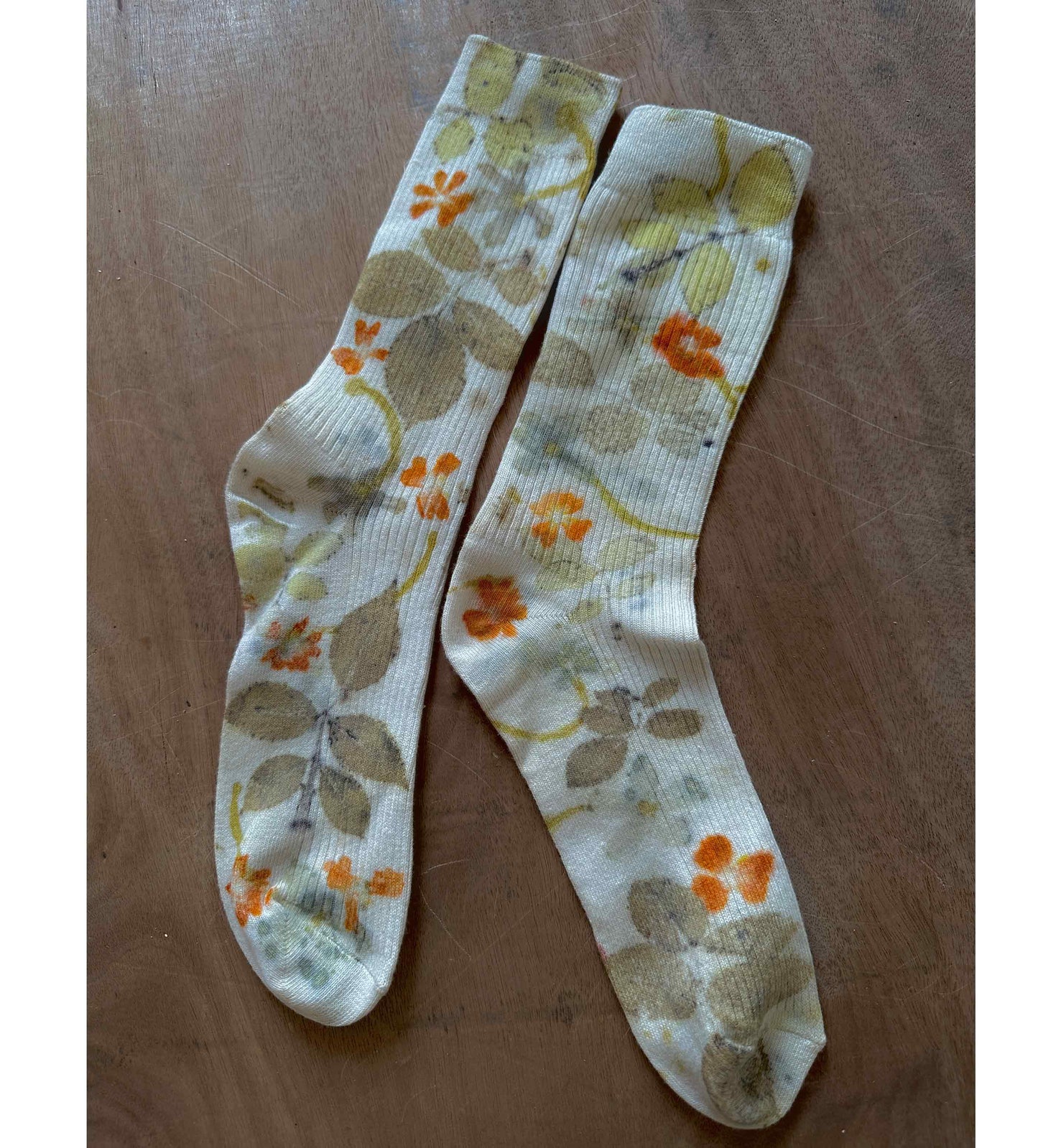 flower dyed socks - spring