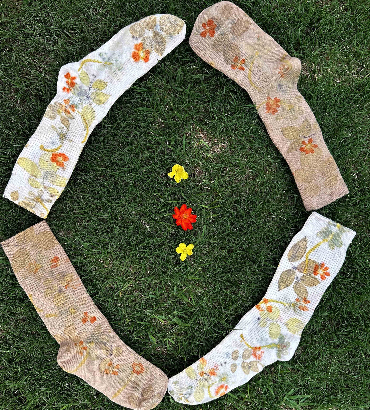 flower dyed socks - 2 pairs