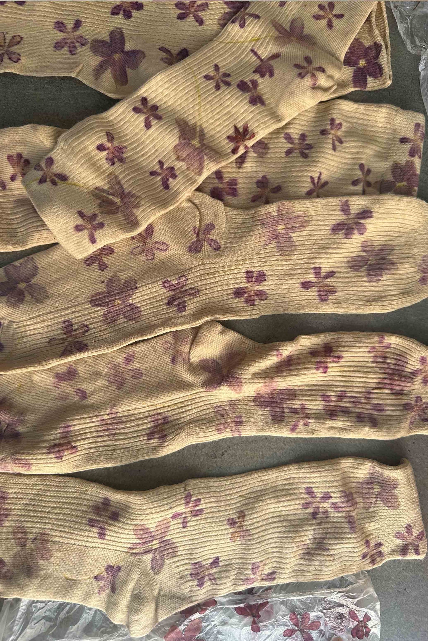Malati flower dyed socks